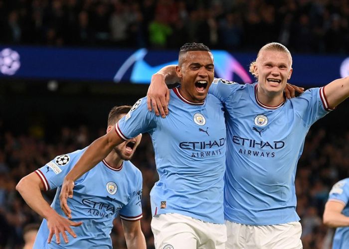 Manchester City hiện đang dẫn đầu bảng xếp hạng bóng đá