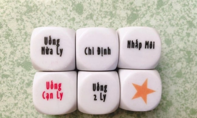 Một số lưu ý về cách chơi Xí ngầu uống rượu