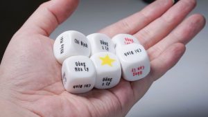 Thông tin chi tiết về cách chơi Xí ngầu uống rượu